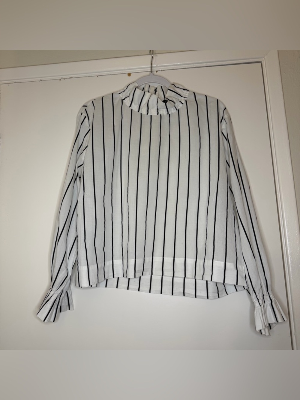 Zara White Blouse with Black Vertical Stripes size M